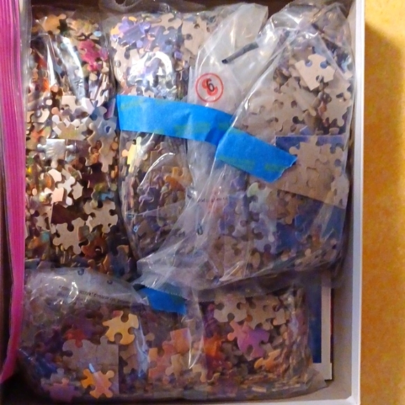 Disney Thomas Kinkade puzzle pack of 4 - Picture 2 of 4